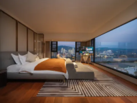 曼瑟維拉·地標高空江景酒店（西雙版納景洪潑水廣場江邊夜市店）