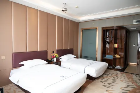 Lankao Hyatt International Hotel (High Speed ​​Rail Station) Отели рядом со станцией Lankao Railway Station