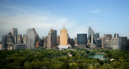 Dusit Thani Bangkok Отели рядом с достопримечательностью «Wat Mai Phiren»