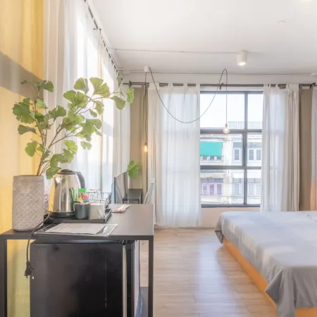 Beige Poshtels Отели рядом с достопримечательностью «Лакси»