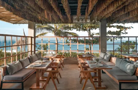 Amber Lombok Beach Resort