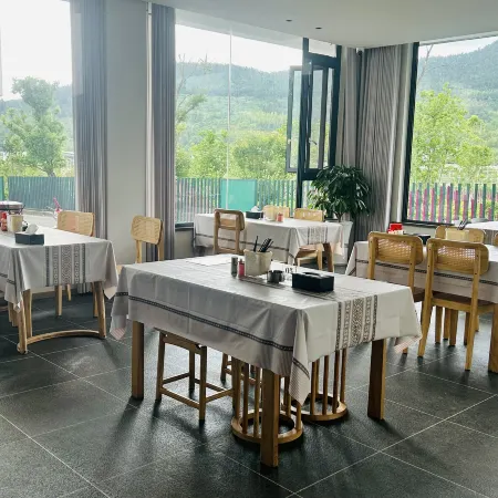 Wugongshan Mountain Villa