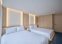 UH Suite the Gangnam Hotel dekat Cheongdam Dong