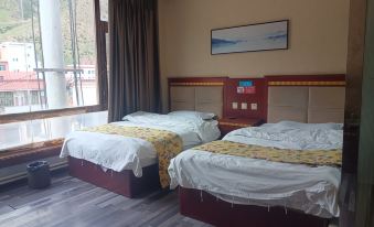 Zadoi Xueshan Business Hotel