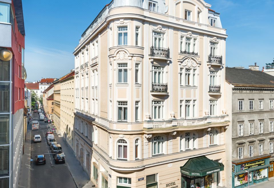 3. 호텔 요한 스트..