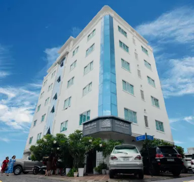 ไวท์ คอร์เนอร์ โรงแรม