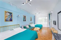 Yisheng Homestay (Qingdao Railway Station Zhanqiao) Hotels near 劈柴院