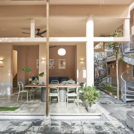 Express by M Village Nam Ky Khoi Nghia, a brand of  Modern Village Lifestyle Отели рядом с достопримечательностью «Институт Пастера»