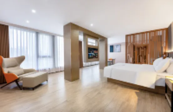 開平拾月酒店（開平市政府大潤發店）