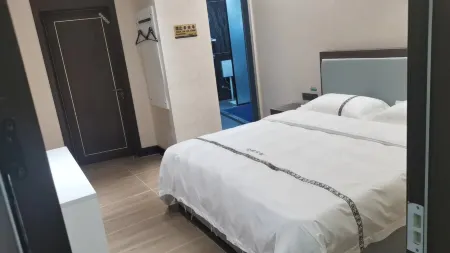 Weng'an Yueke Home Homestay Отели рядом с достопримечательностью «Huajianchi·chunshang Hot Spring Theme Park»