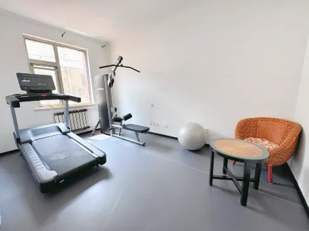 Rooy Hotel (Beijing Bajiao Amusement Park) Отели рядом с достопримечательностью «Dabei Temple»