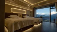 Guanjing Tiantang Hotel Hotels in Deqin