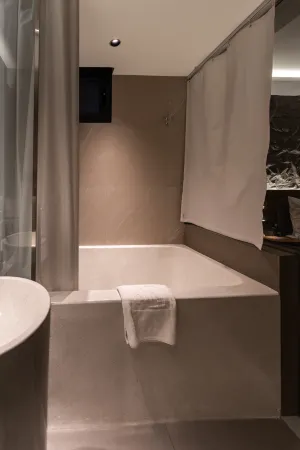 Kin Hotel Thai Van Lung