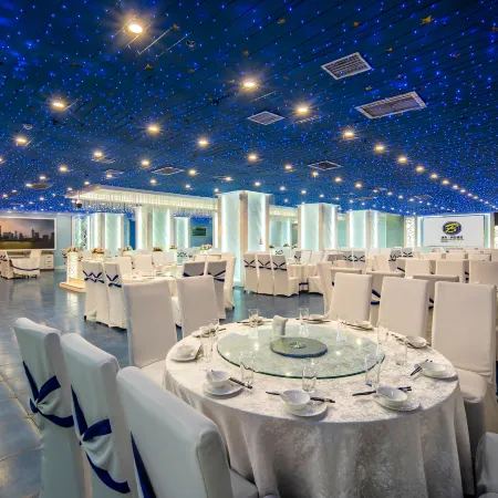 Pudong Holiday Hotel