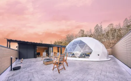 Panoramic Mt. Fuji Views from All Rooms – Vision Glamping Resort & Spa Yamanakako Отели рядом с достопримечательностью «Panoramic Viewing Platform»