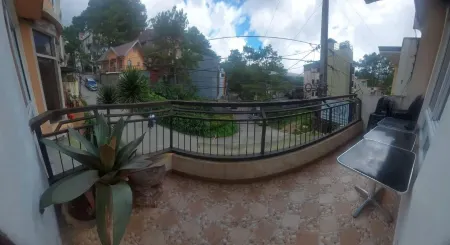 RedDoorz Hostel @ Ritz Place Baguio Отели в г. Туба