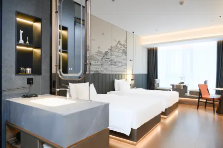 Rubik's Cube Hotel (Shihezi Railway Station) Отели рядом с достопримечательностью «Shihezi University - South District»