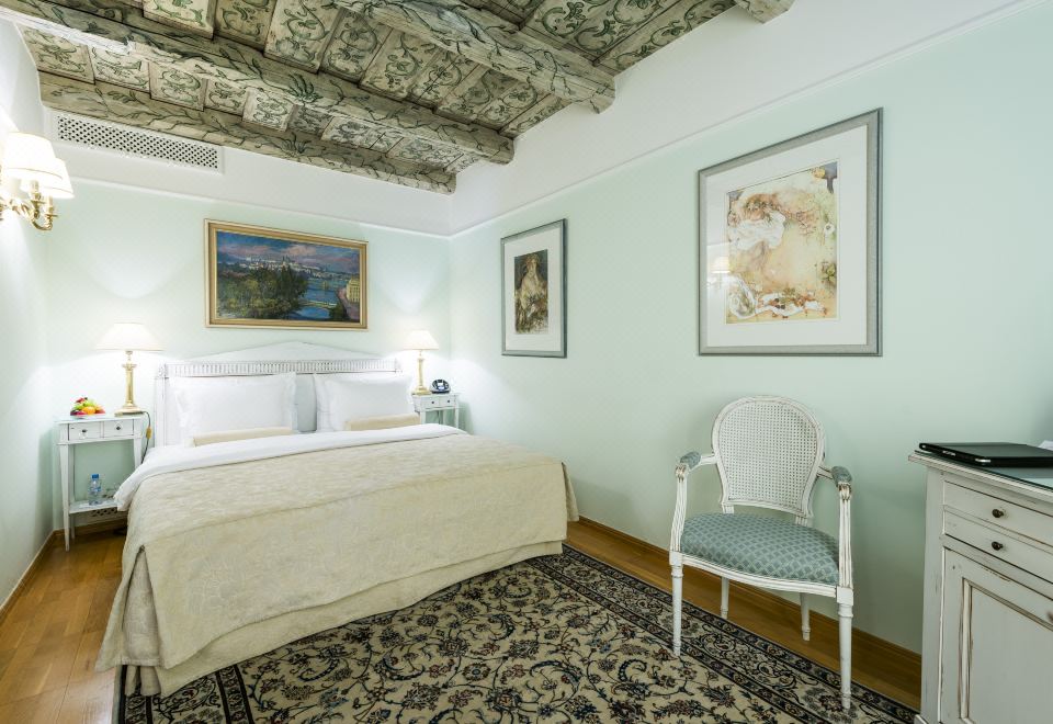 3. 골든 웰 호텔..