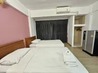 Crown BTS Nana Hotel - 2-Star