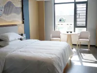 Hefeng Hotel (Loudi Xiangzhong Avenue)