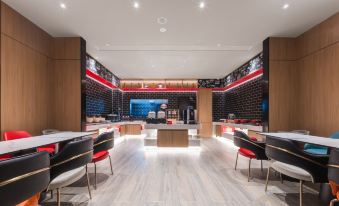 Ibis Hotel (Weihai Weigao Square Xingfu Gate)