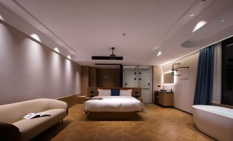 Ruicheng Hotel (Meixi Lake Furniture Building Materials City)