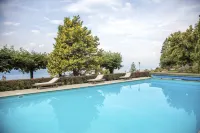 Victoria Glion - Pools