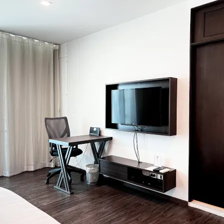 Civic Horizon Hotel & Residence Отели рядом с достопримечательностью «Станция надземного метро Ekkamai»