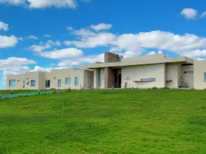 RESORT HOTEL M