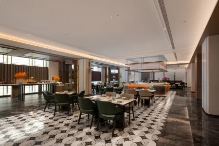 Sheraton Jiujiang Отели рядом с достопримечательностью «Accounting and Auditing Institute， Jiujiang University»