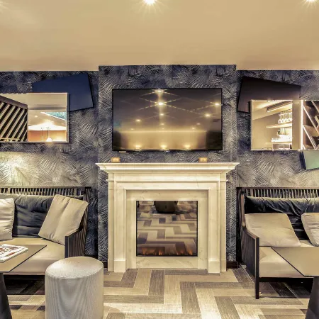 Hôtel Mercure Paris Arc de Triomphe Étoile Отели рядом с достопримечательностью «Триумфальная арка»
