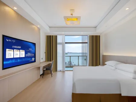 Vienna Zhihao Hotel Suzhou Yangcheng Peninsula Paradise Branch Отели рядом с достопримечательностью «Yangcheng Lake Lotus Island»