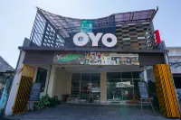 Hotel O Surabaya near Surabaya Town Square formerly Kupang Gunung Residence Hotels in Surabaya