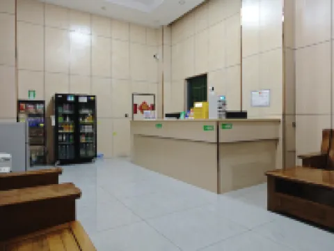 Ledong Yuelai Chinese Inn (Huangliu Station)