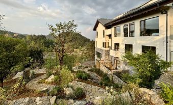 Homecoming·Snowman Mountain Guesthouse