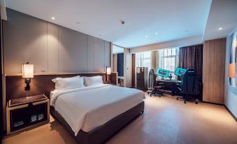 Yuhua E-sports Hotel (Zhengzhou East High-speed Railway Station)