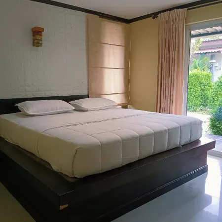 Lung Pod 9 Resort
