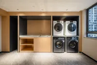 Gelan Manlv Hotel (Nanchang Honggutan Wanda Cuiyuan Road Subway Station)