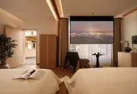 香格里拉微光·星晚設計師リゾート中国式旅館（獨克宗古城大佛寺轉經筒）