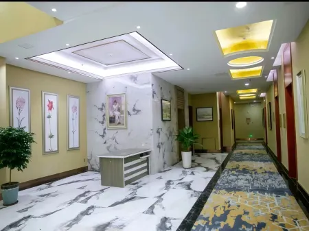 Jingzu E-Sports Hotel (Dezhou Lingcheng Xindongfang Commercial Plaza)