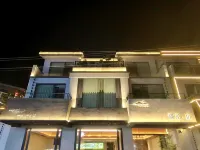 遇見·山民宿（八里溝景區店） 回龍天界山景區附近的飯店