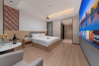 Huayun Select Hotel Hotels near Ironer Pond
