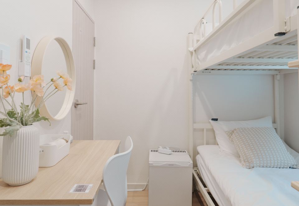 스테이나인 외부 또는 로비 전경