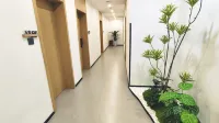 Yuyue B&B (Luoyang Longmen High-speed Rail Station Baolong Square Store) - Esports