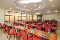 Holiday Express Hotel Kampala - พร้อมอาหารเช้า