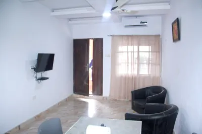 Spacious Comfort Stay Hotels near Mr Obeng Avenue PLT 10 BLKB