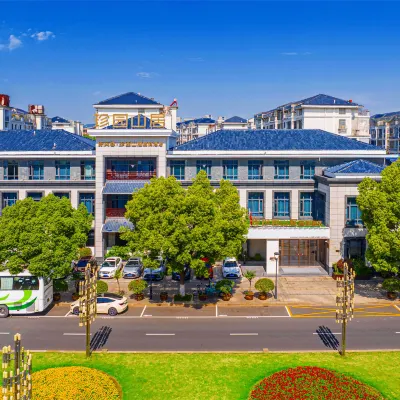 ZHEN YUAN SHANJU RESORT HOTEL Hotels near Longbeishan Forest Park