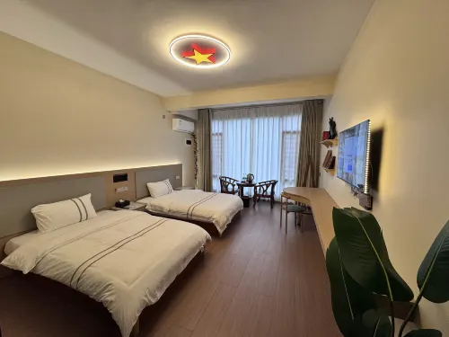 Rongguang Hotel (Tianzi Hot Spring)