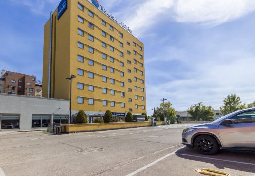 Travelodge Madrid Alcala de Henares 조식 뷔페 이미지