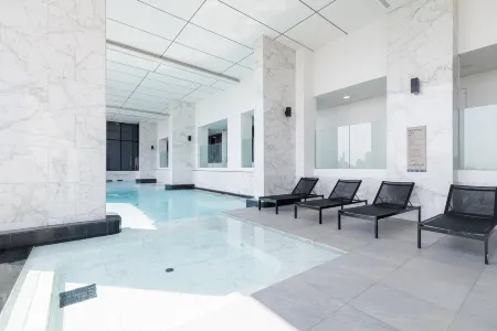 Rama9 Apartment in Bangkok Отели рядом с достопримечательностью «Sathira Dhammasathan»